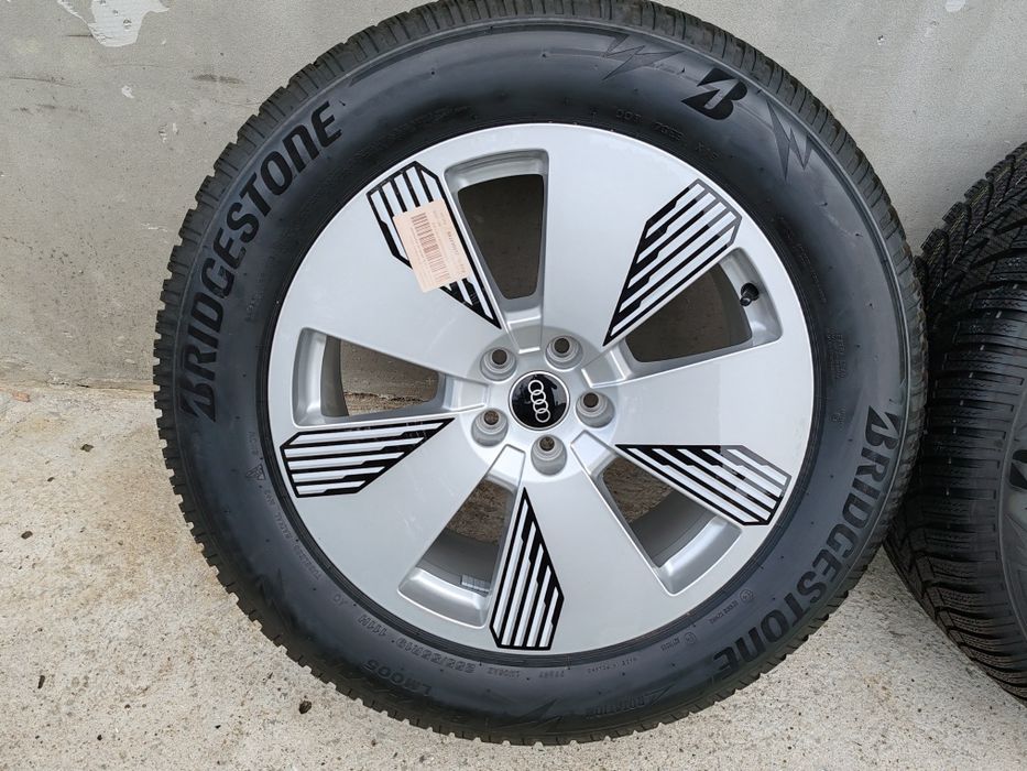 Ауди 19 цола, Audi Q7 E-tron