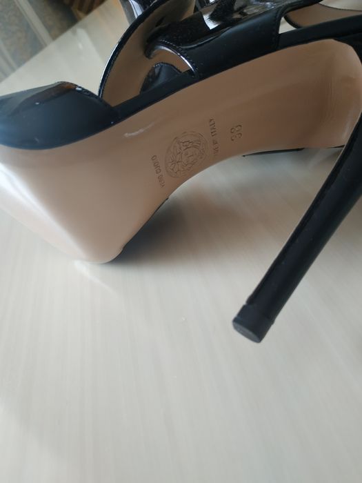 Продам босоножки от VERSACE,38р