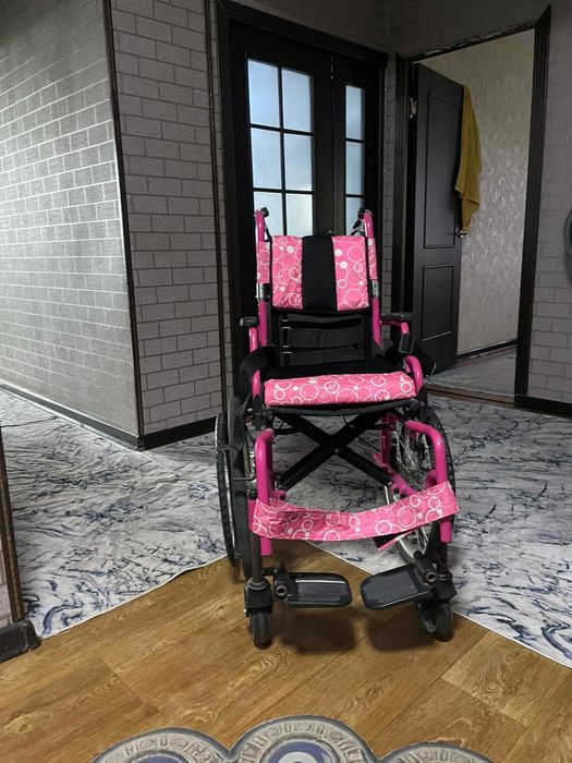 Детская инвалидная коляска б/у