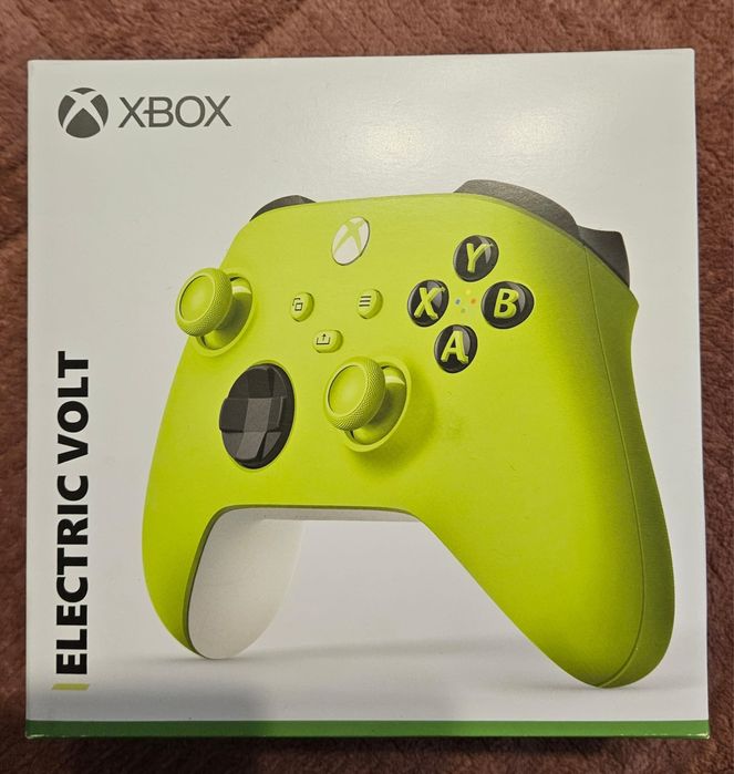 Vand controller xbox nou in cutie