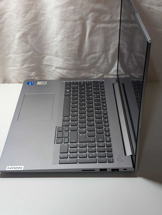 Lenovo ThinkBook 16 G6 IRL | i5-13420H | 8GB DDR5 | 256GB SSD | Ecran 16" | Win 11 Pro | Baterie 99% sanatate | Pachet Office Activat
