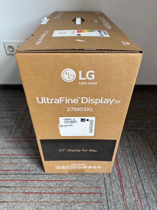 Монитор LG 27” UltraFine 5K IPS Monitor with Thunderbolt & 500Nits
