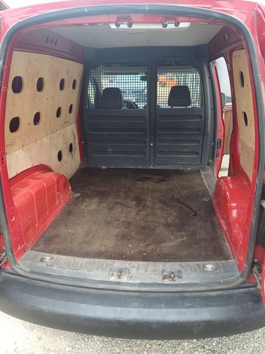Vând Volkswagen Caddy
