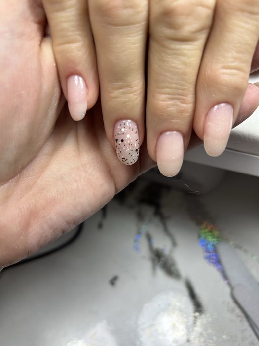 Чистый маникюр, укрепление и наращивание