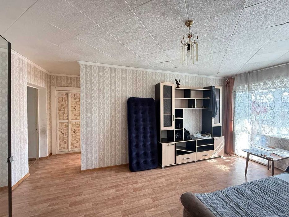 Продам 3-комнатную в центре