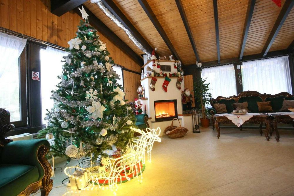 Pensiune de lux, 9 camere in Vatra Dornei (la padure, teren si gradina