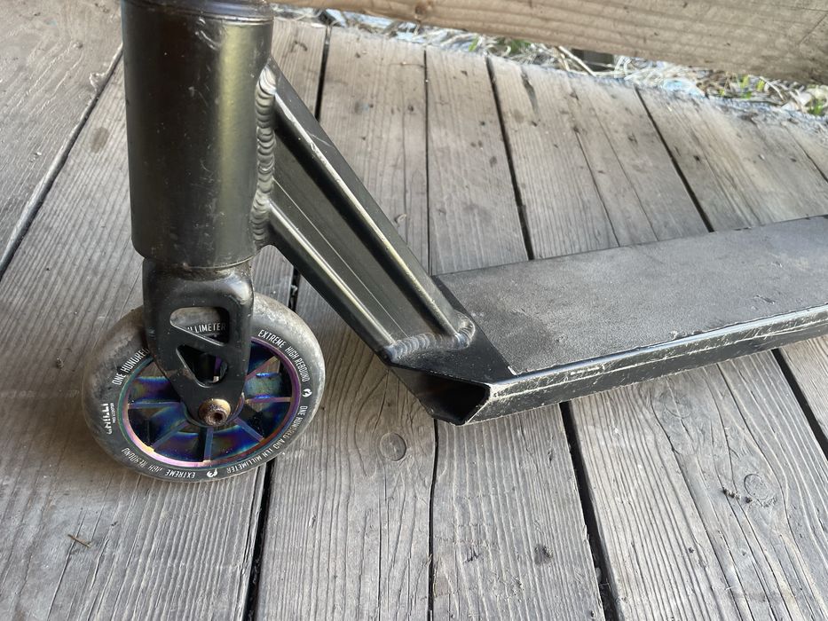 Продам самокат Chili