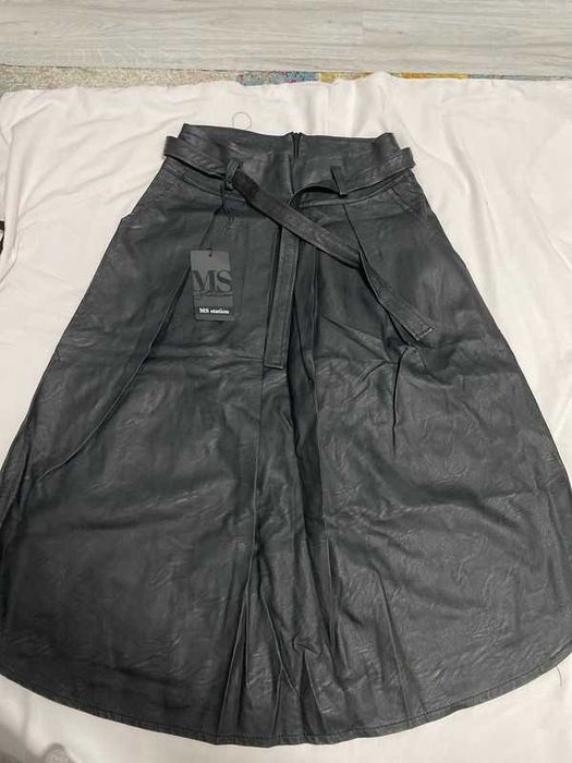 fusta de piele pentru dame