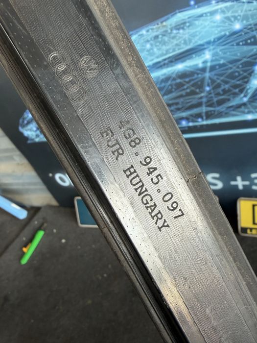 Заден трети стоп за Audi A7 Ауди А7 оригинален 4g8945097
