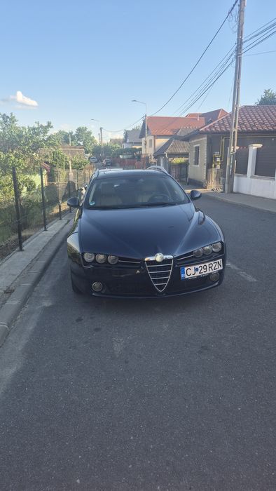 Vând Alfa Romeo 159