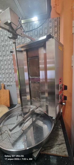 Дюнер машина на ГАЗ с две пити и горен ел.мотор за въртене на шиша