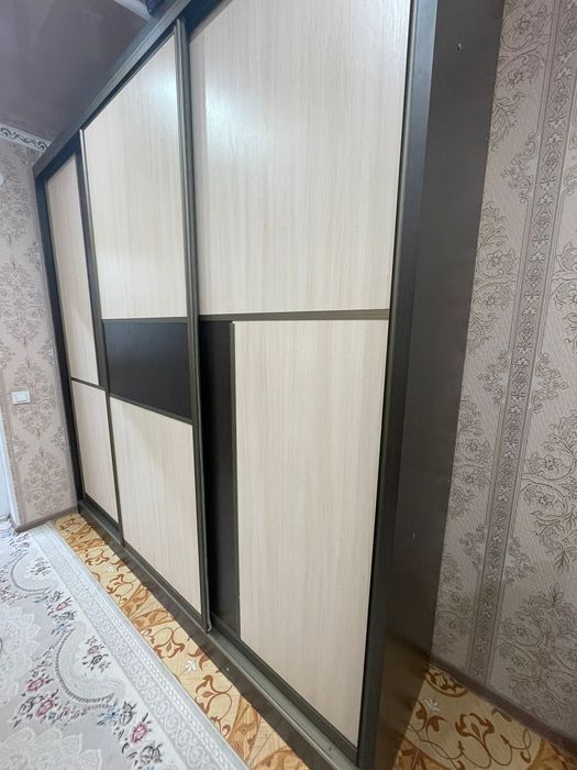 Шкаф и полки сатылады