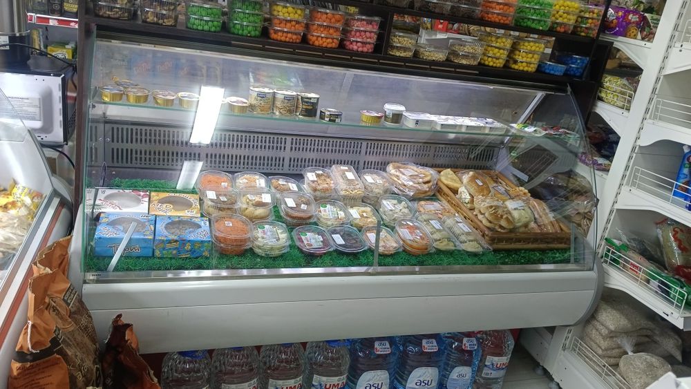 Холодильная витрина 1.8м