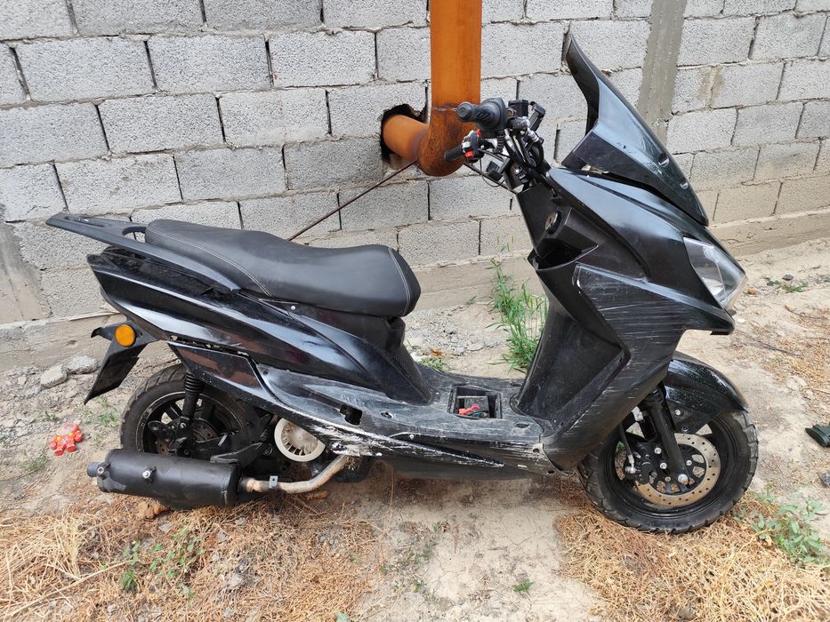Продам скутер 125 кубов