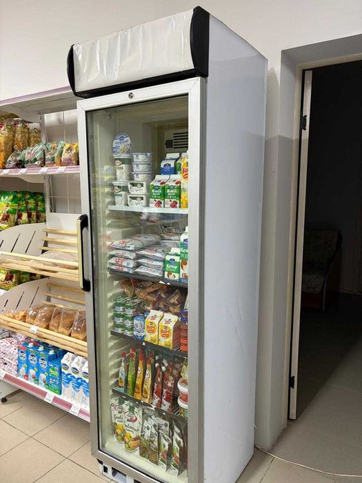 Витринный холодильник