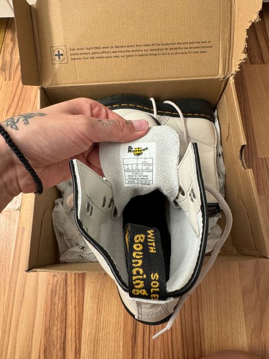 Vând Dr Martens noi
