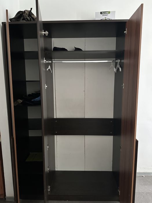 Шкаф вещевой с зеркалом