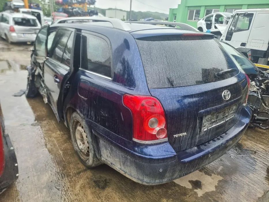 Dezmembrez Toyota Avensis T25 facelift, an 2006 motor 2.2 cutie manuala 6+1 trepte.