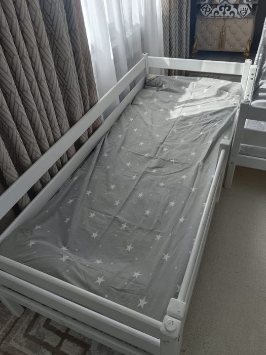 Продам детский кровать 25000