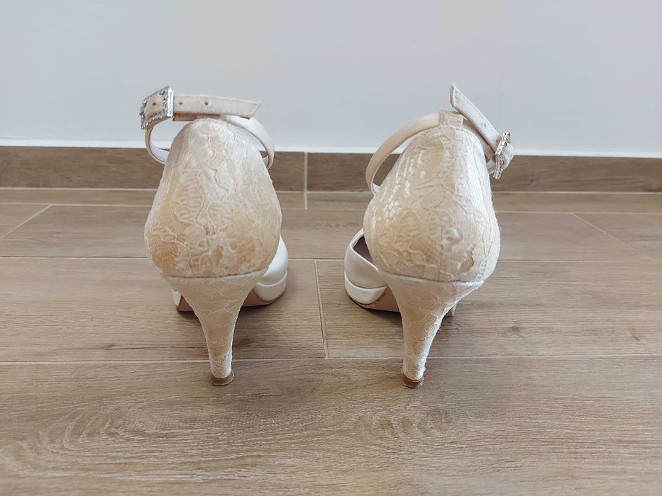 Официални булчински/абитуриентски обувки - 37 номер