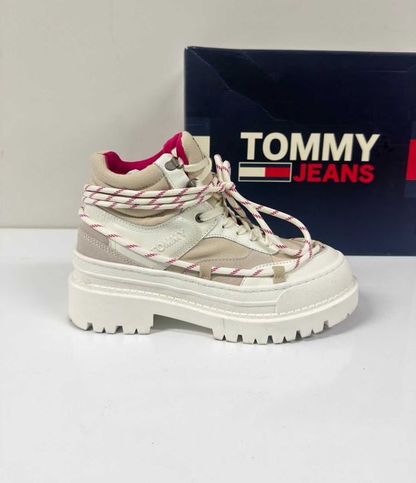Като НОВИ Боти TOMMY JEANS Hybrid Hiker Boot (Бежови) - Размер 40 (25 см стелка)