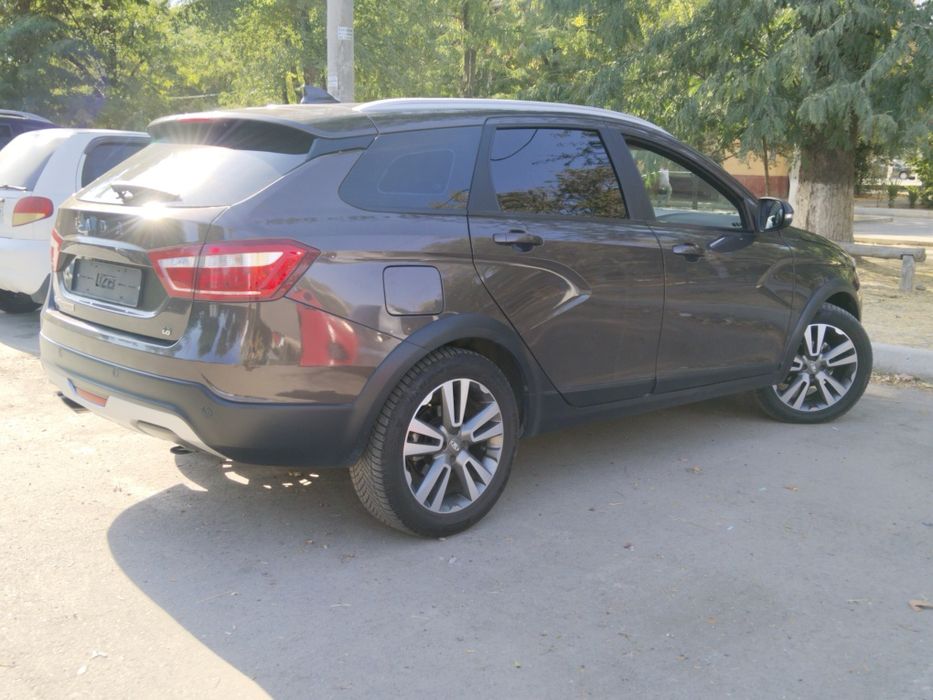 Продам. Лада Веста СВ Cross