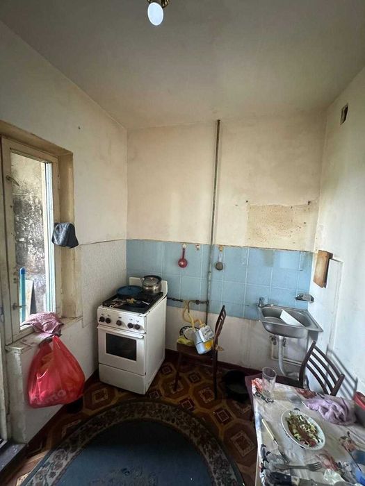 Срочно продам квартиру Бектемирский Рувд 80кв.м без ремонта