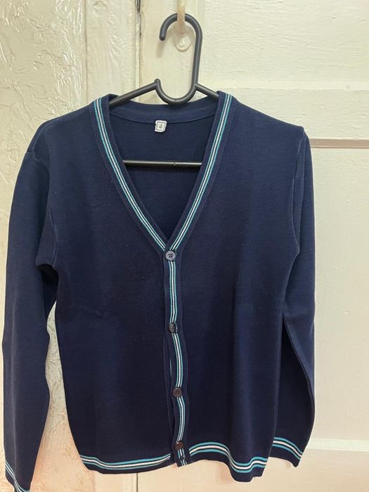 Мектепке арналған джемпер сатылады