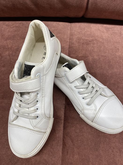 Кроссовки детские