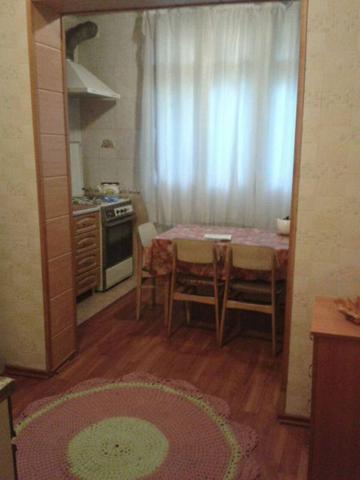 срочно! Юнусабад-15 2/1/4напротив  метро Туркистон, первая линия