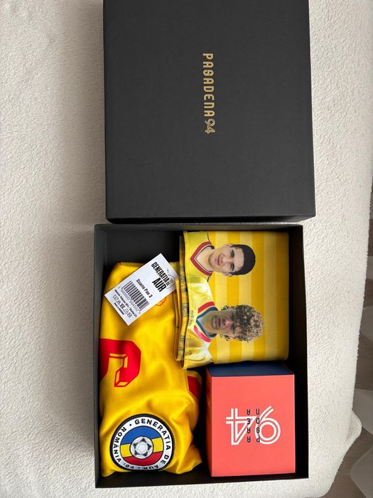 Vând Kit Generația de aur  Pasadena 94 / Tricou semnat Gică Popescu