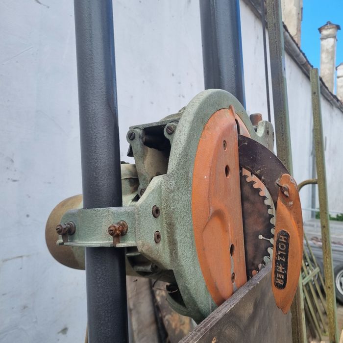 Vand circular cu taiere vertiala  dimensiuni Lungime  6 m  x Latime 225 m