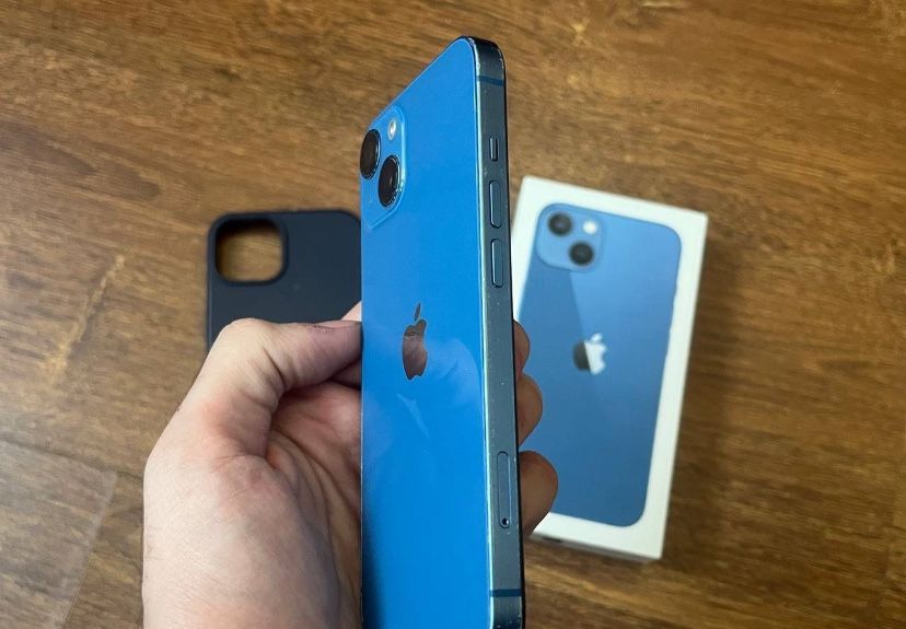 iPhone 13 128Gb с гарантией