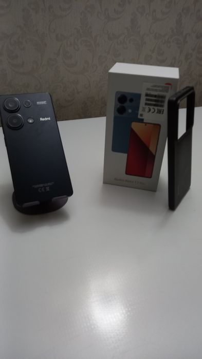 Телефон Xiaomi Redmi Note 13 pro