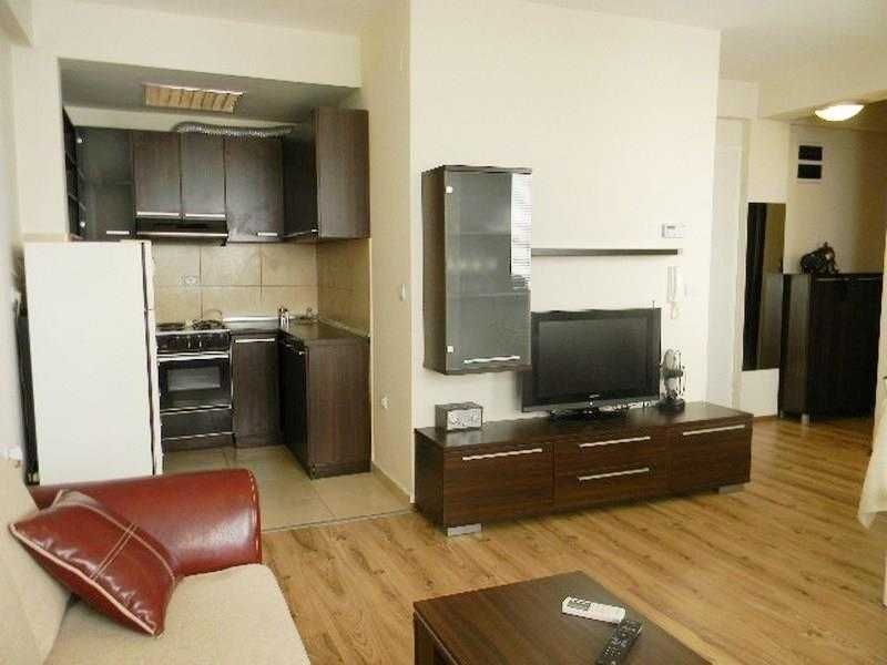 Дава се под наем Двустаен апартамент в Бургас, Братя Миладинови - 58 кв.м за 178.5 € - Снимка #3