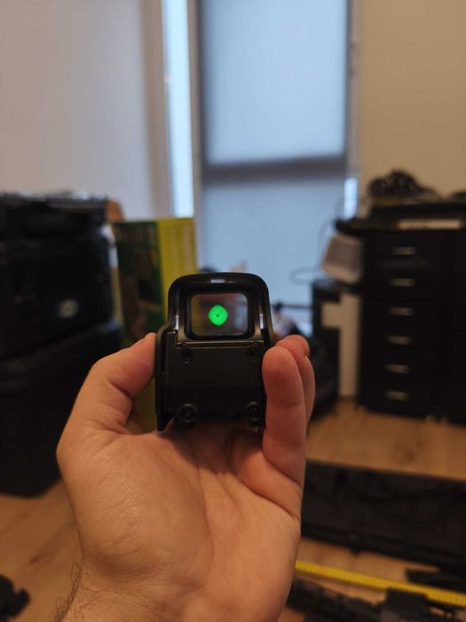 Arcturus AR-15 arma airsoft, Luneta LPVO VictOptics 1-6x, HOLO