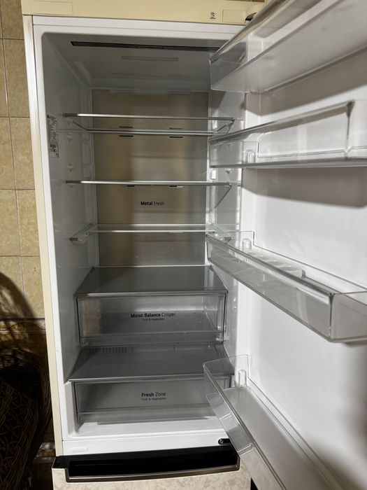 Продам холодильник LG