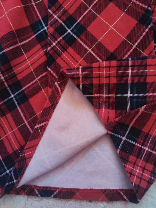 Детска червена роля