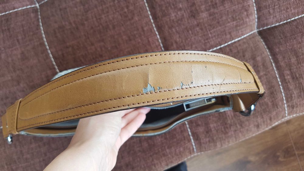 Ежедневна чанта - сива с надпис Сalvin Кlein, с кафява дръжка