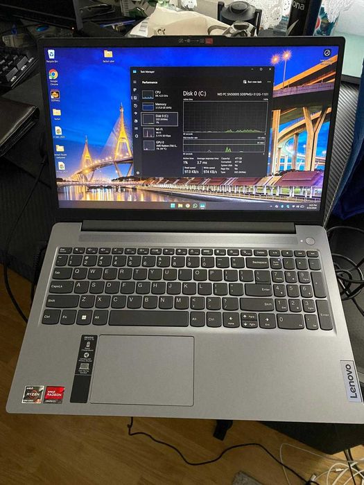 Laptop Lenovo IdeaPad Slim 3 15ABR8 AMD Ryzen 5 5625U SSD 512GB 8GB RAM