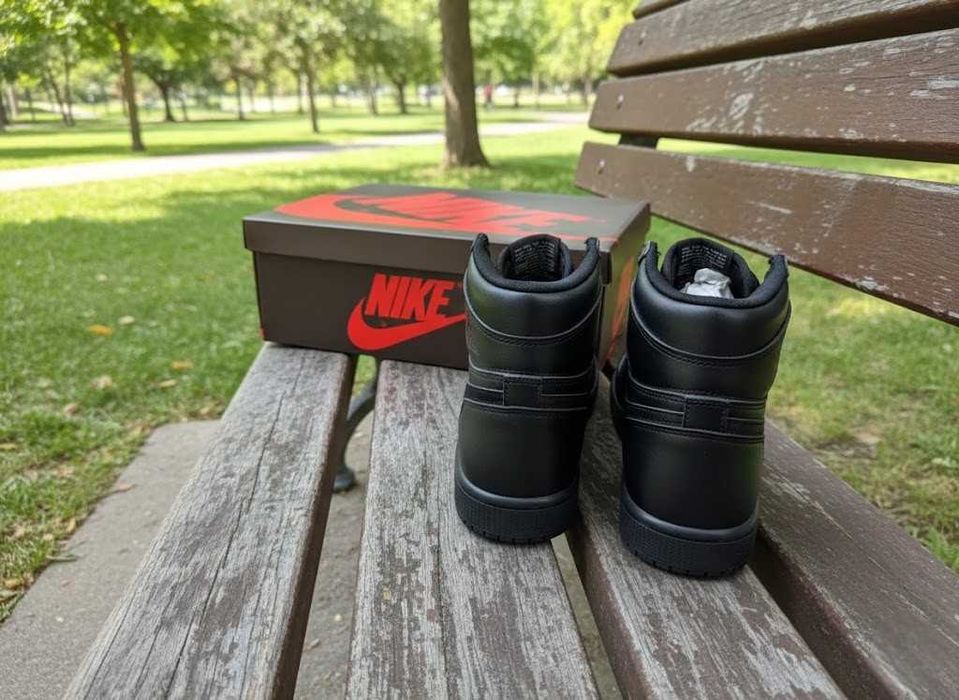 Air Jordan 1 High Triple Black - Sneakersi Premium