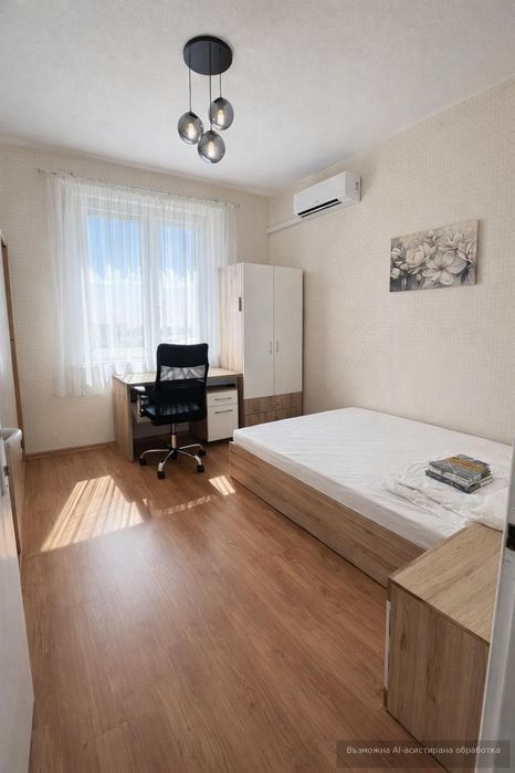 Четиристаен апартамент в района на Центъра / С ДВЕ ПАРКОМЕСТА!!!