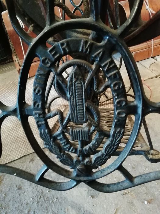 Швейная машинка Zinger