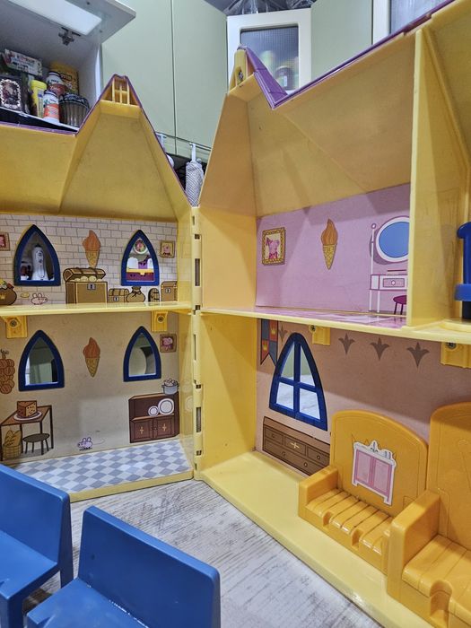 Продам домик Пепы с мебелью