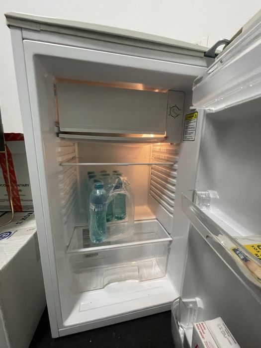 Vand frigider mic Candy