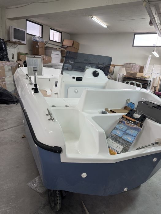 Нови лодки 4.5м,Yamaha 30f и колисар!