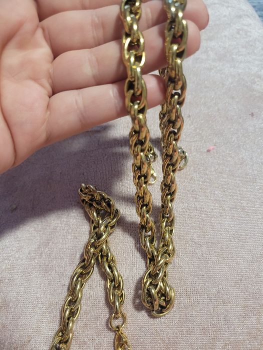 Смарт часовник с подарък