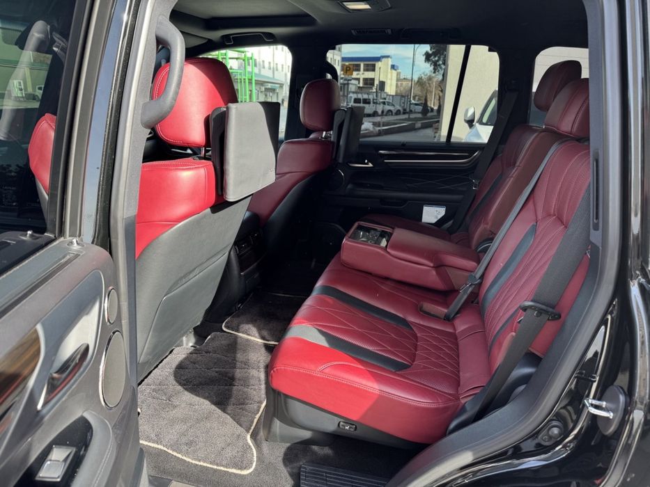 Продам Lexus LX 570 Kuro Black Edition