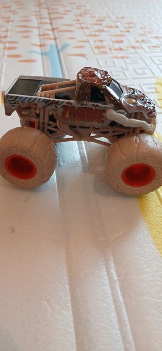 Monster Jam zombi