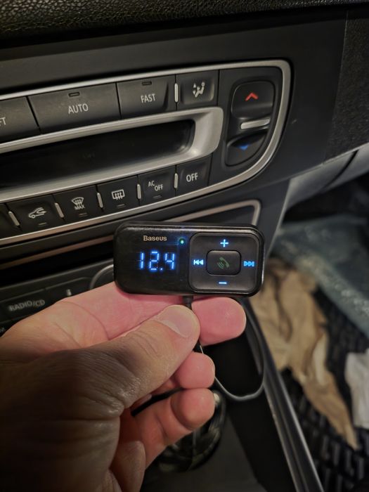 Modulatoare FM Bluetooth Baseus